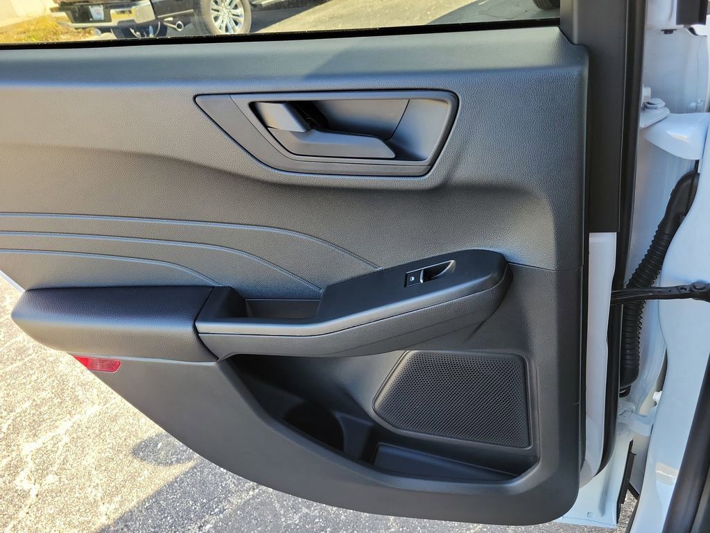 Ford Escape - Thumbnail 12