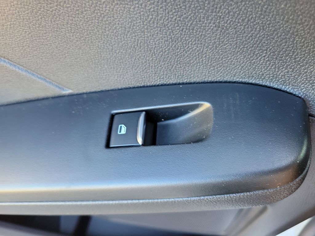 Ford Escape - Thumbnail 13