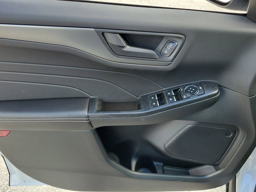 Ford Escape - Thumbnail 20