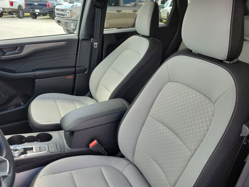 Ford Escape - Thumbnail 18