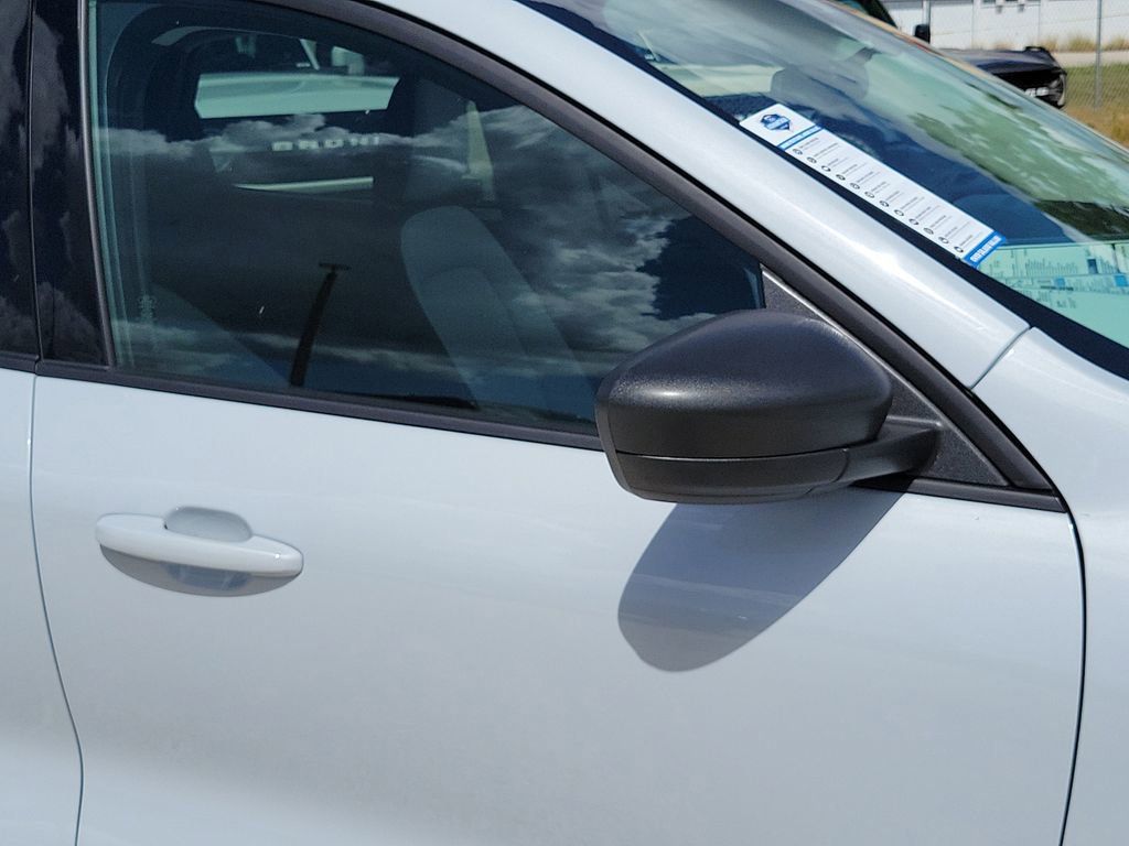 Ford Escape - Thumbnail 6