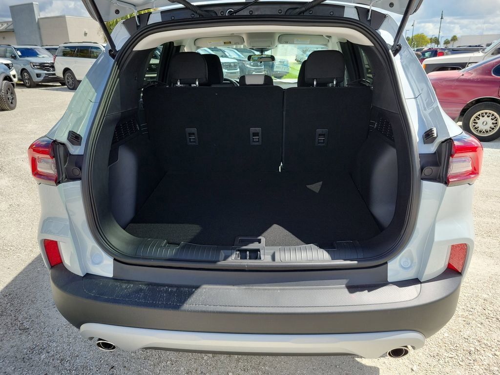 Ford Escape - Thumbnail 9