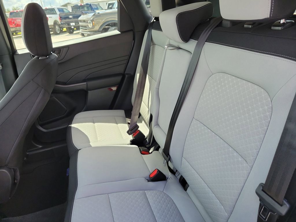 Ford Escape - Thumbnail 10