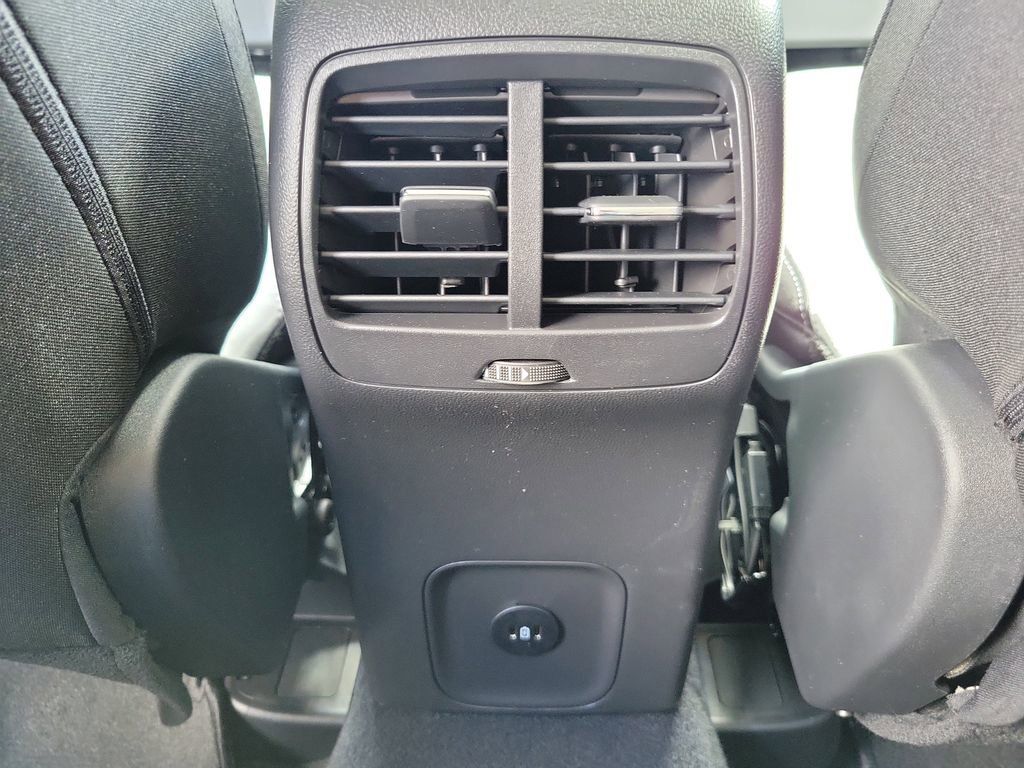 Ford Escape - Thumbnail 11