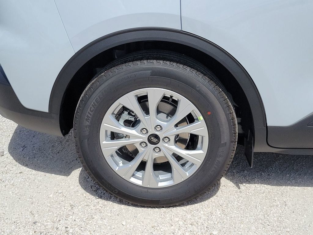 Ford Escape - Thumbnail 5