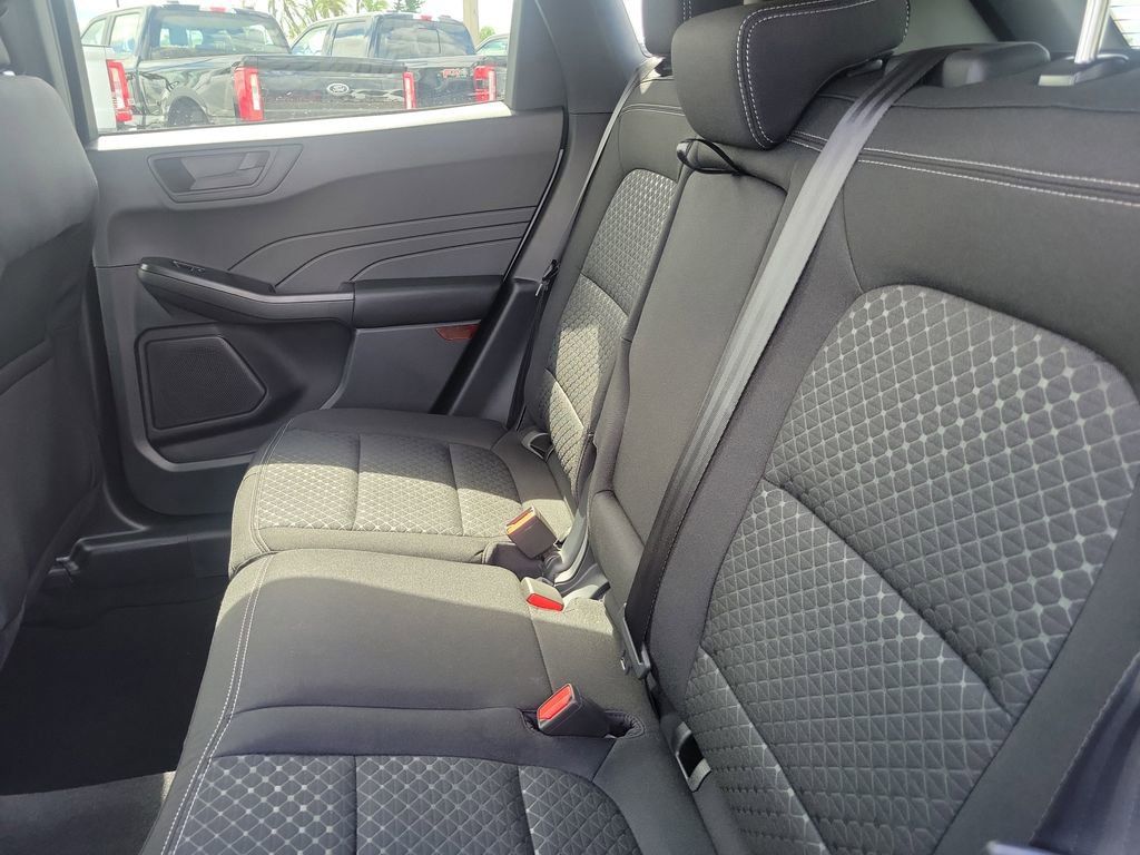 Ford Escape - Thumbnail 10