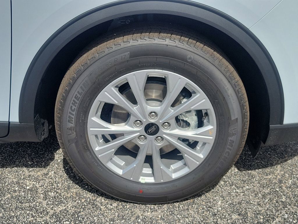 Ford Escape - Thumbnail 7