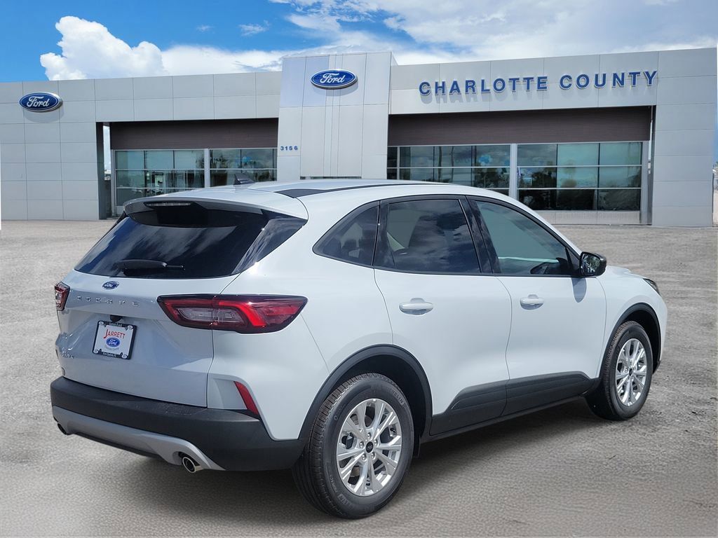 Ford Escape - Thumbnail 4