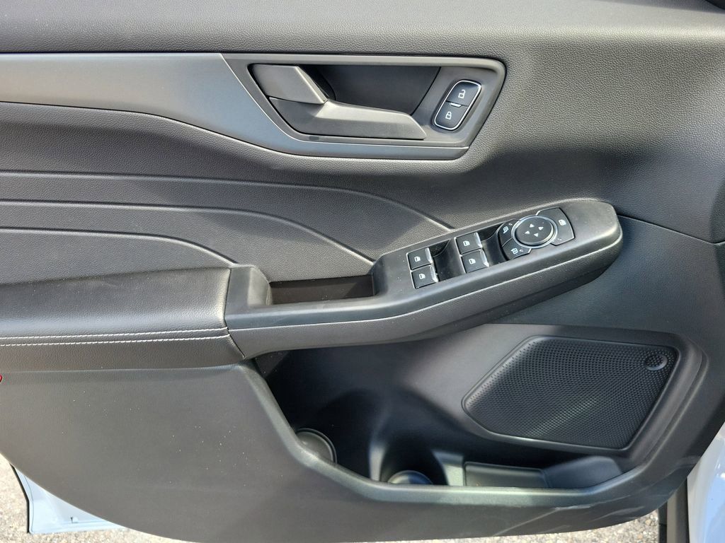 Ford Escape - Thumbnail 20