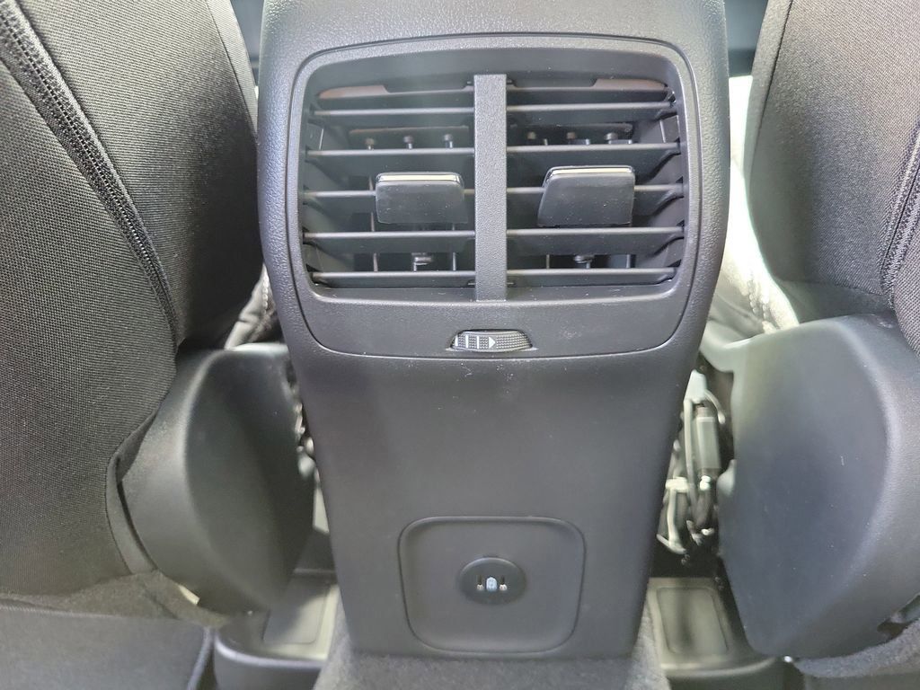 Ford Escape - Thumbnail 11