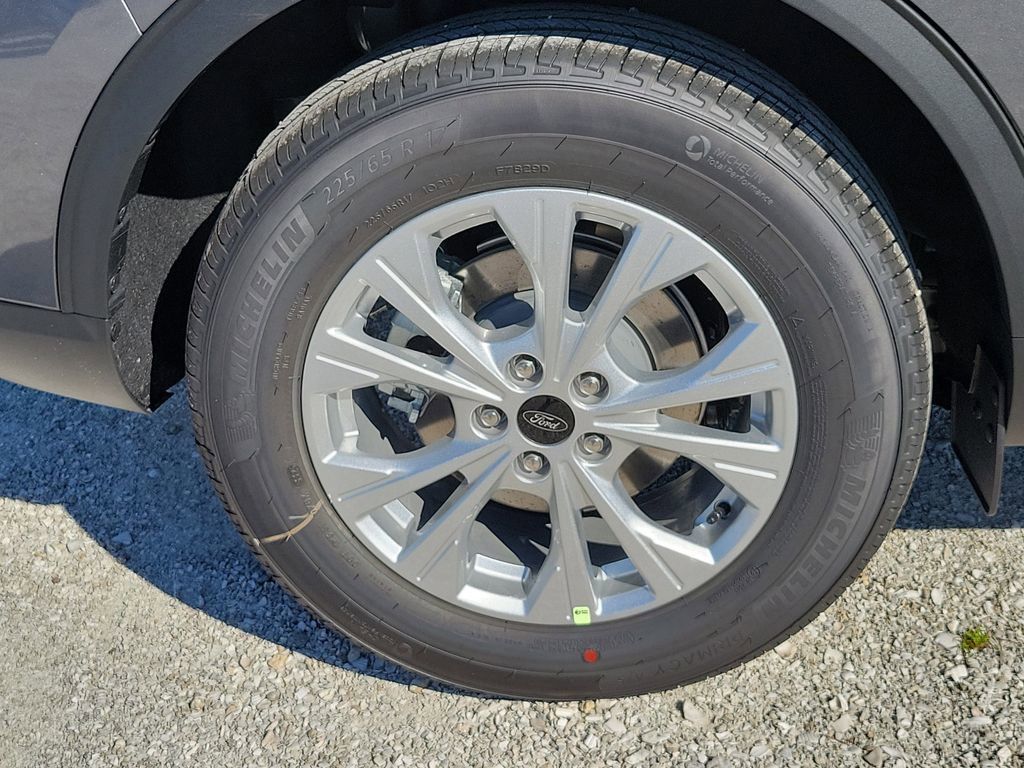 Ford Escape - Thumbnail 5