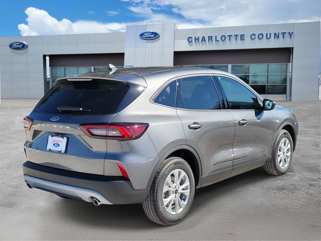 Ford Escape - Thumbnail 4