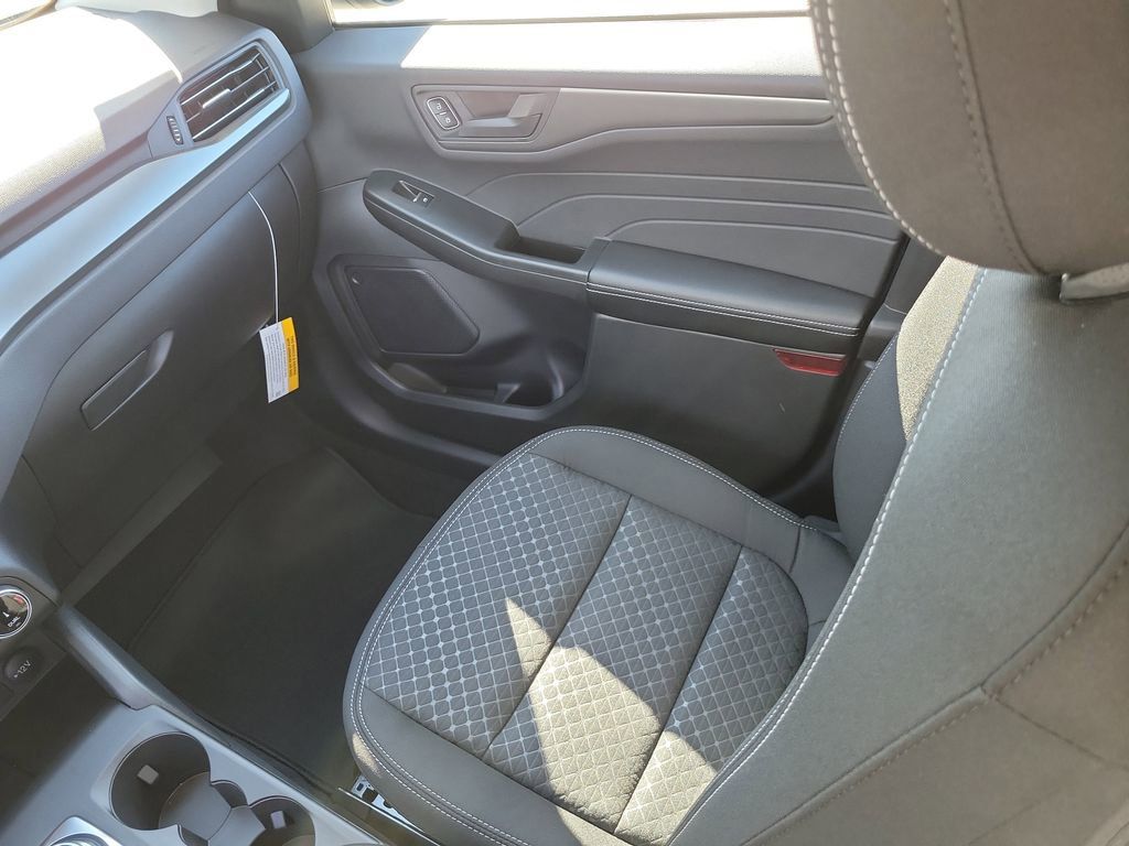 Ford Escape - Thumbnail 14