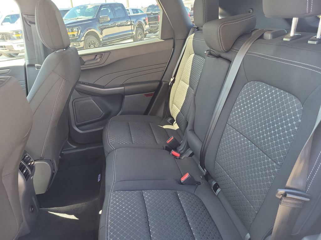 Ford Escape - Thumbnail 11