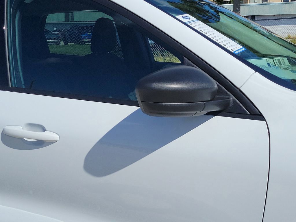 Ford Escape - Thumbnail 6