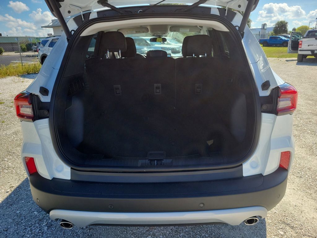Ford Escape - Thumbnail 9