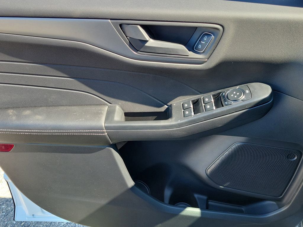 Ford Escape - Thumbnail 20