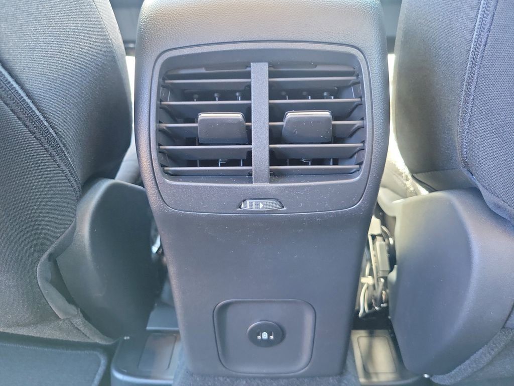 Ford Escape - Thumbnail 11