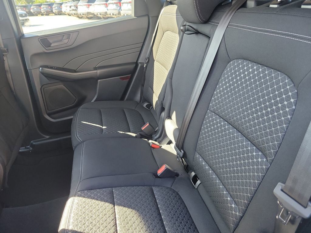 Ford Escape - Thumbnail 10