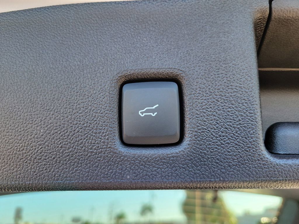 Ford Escape - Thumbnail 10