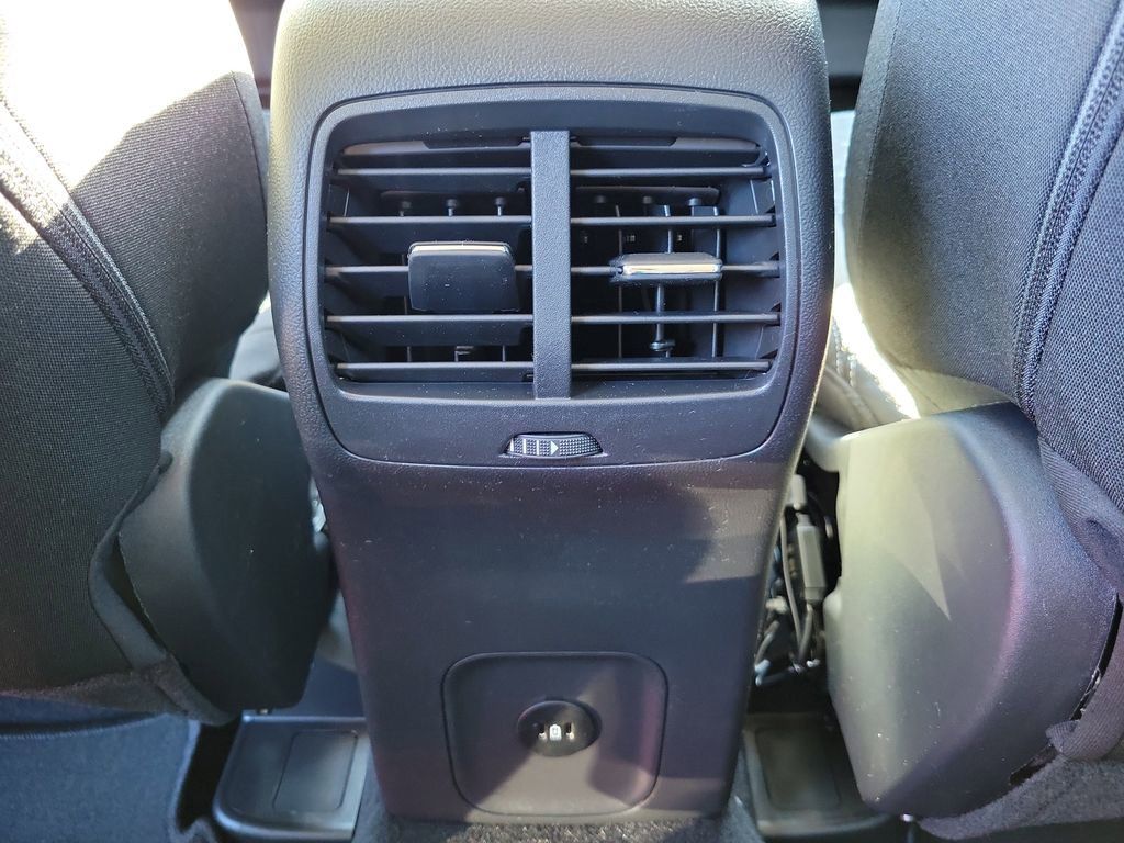 Ford Escape - Thumbnail 12