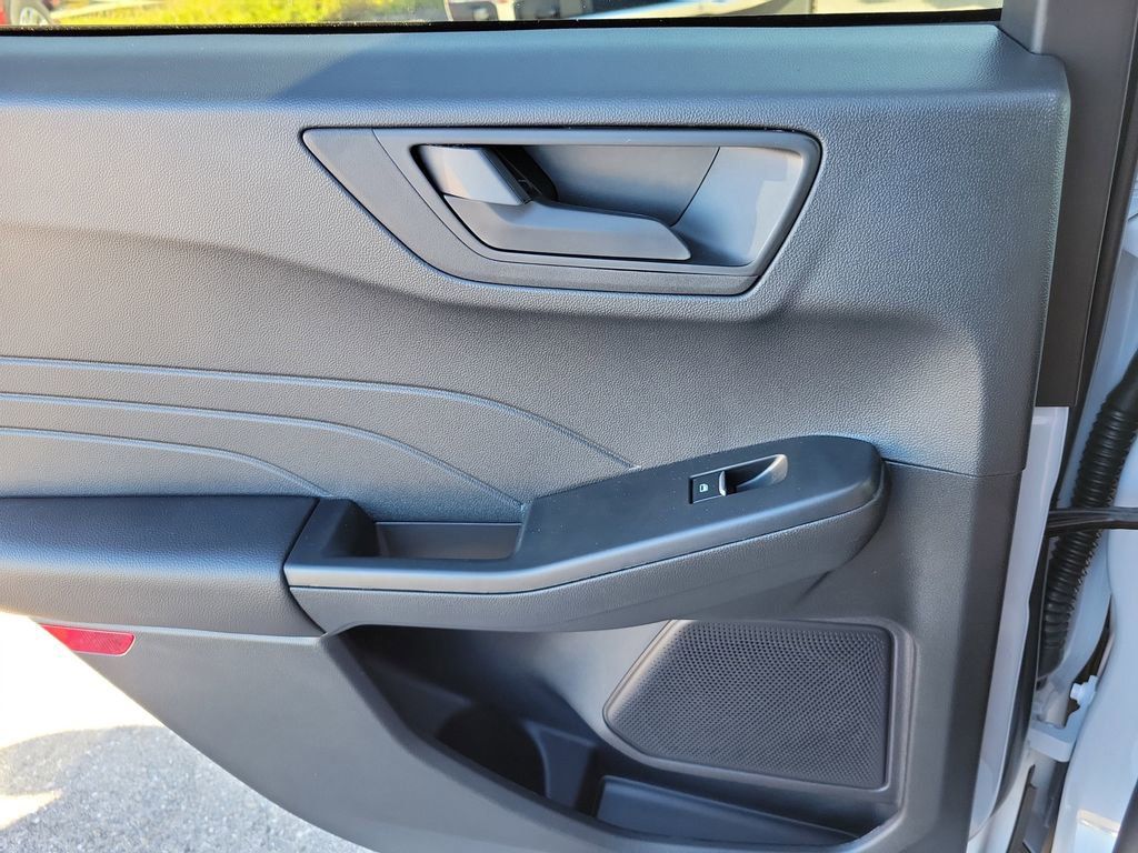 Ford Escape - Thumbnail 17