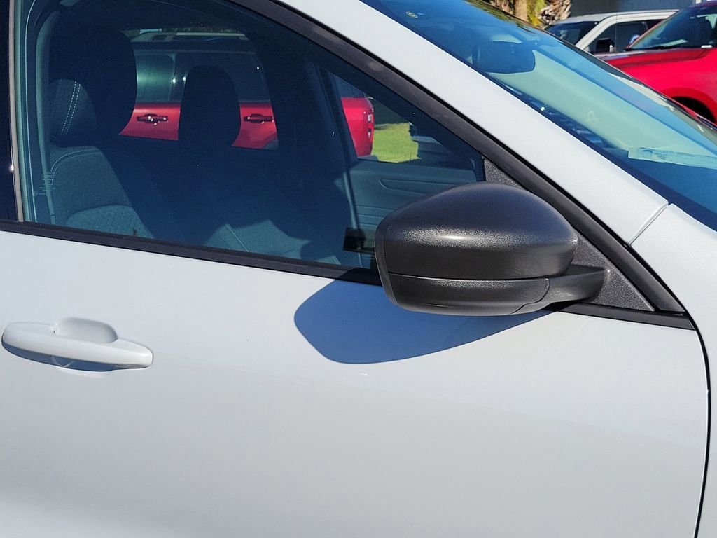 Ford Escape - Thumbnail 6