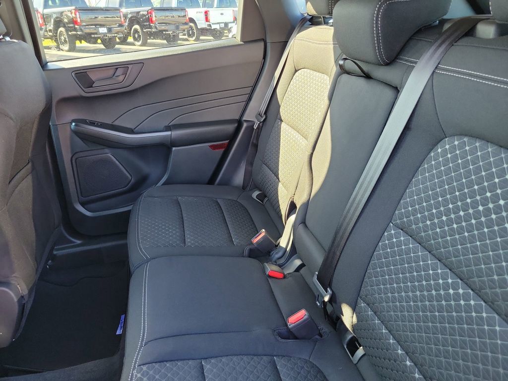 Ford Escape - Thumbnail 11