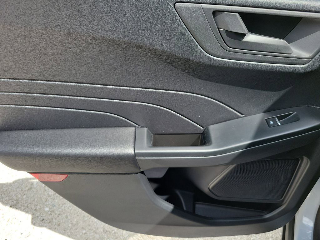 Ford Escape - Thumbnail 17