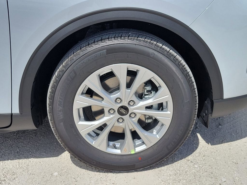 Ford Escape - Thumbnail 7