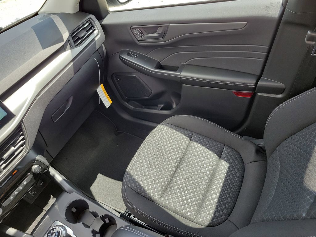 Ford Escape - Thumbnail 15