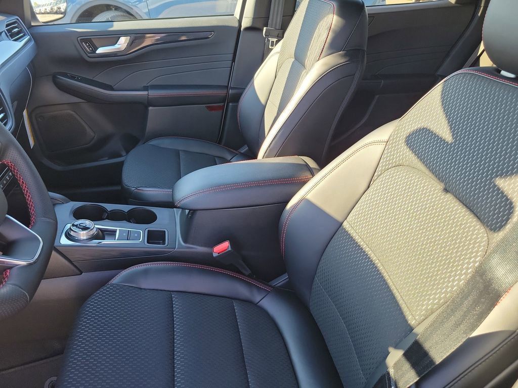 Ford Escape - Thumbnail 19