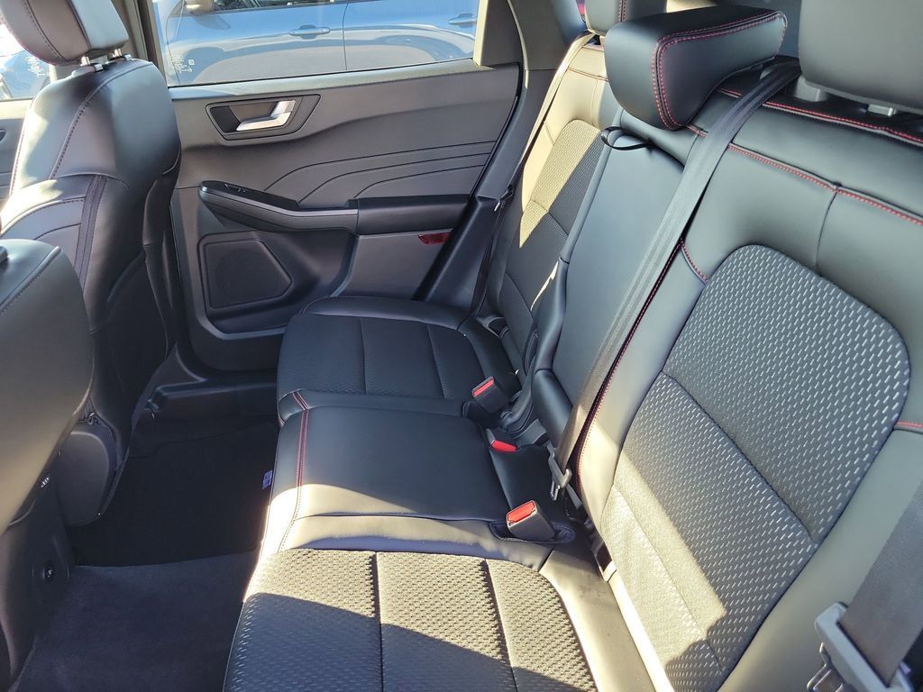 Ford Escape - Thumbnail 11