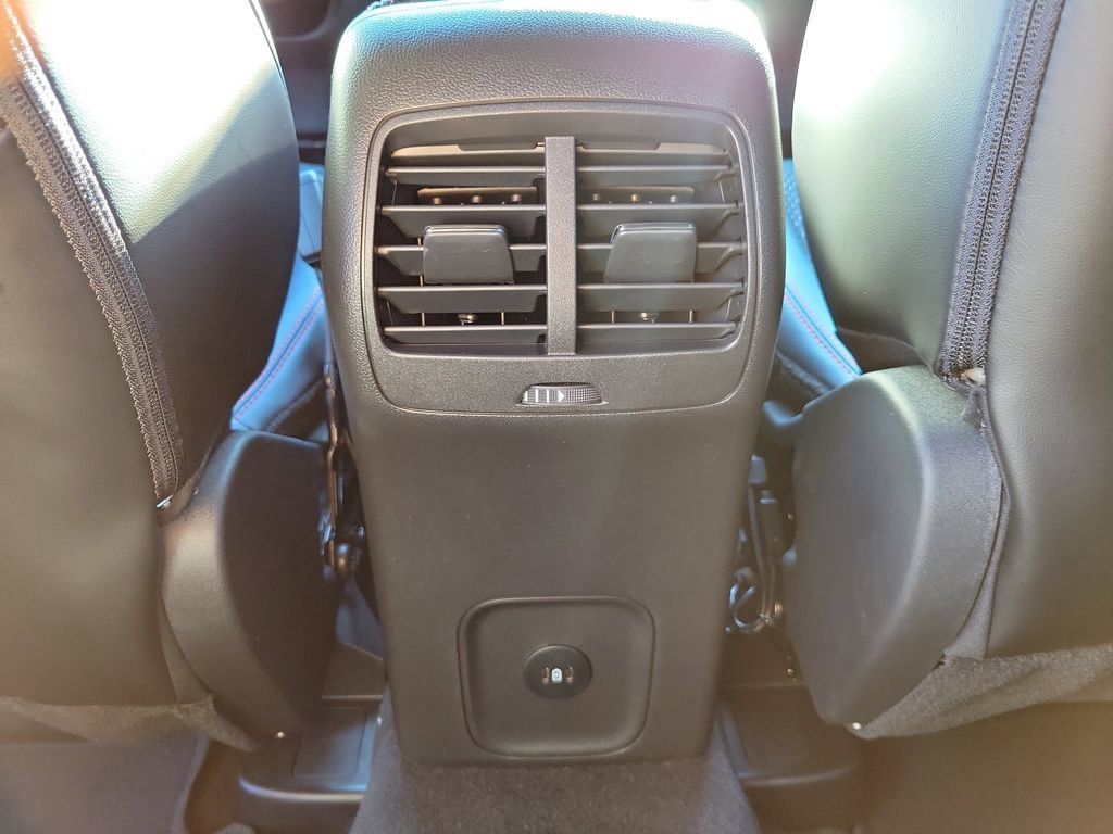 Ford Escape - Thumbnail 12