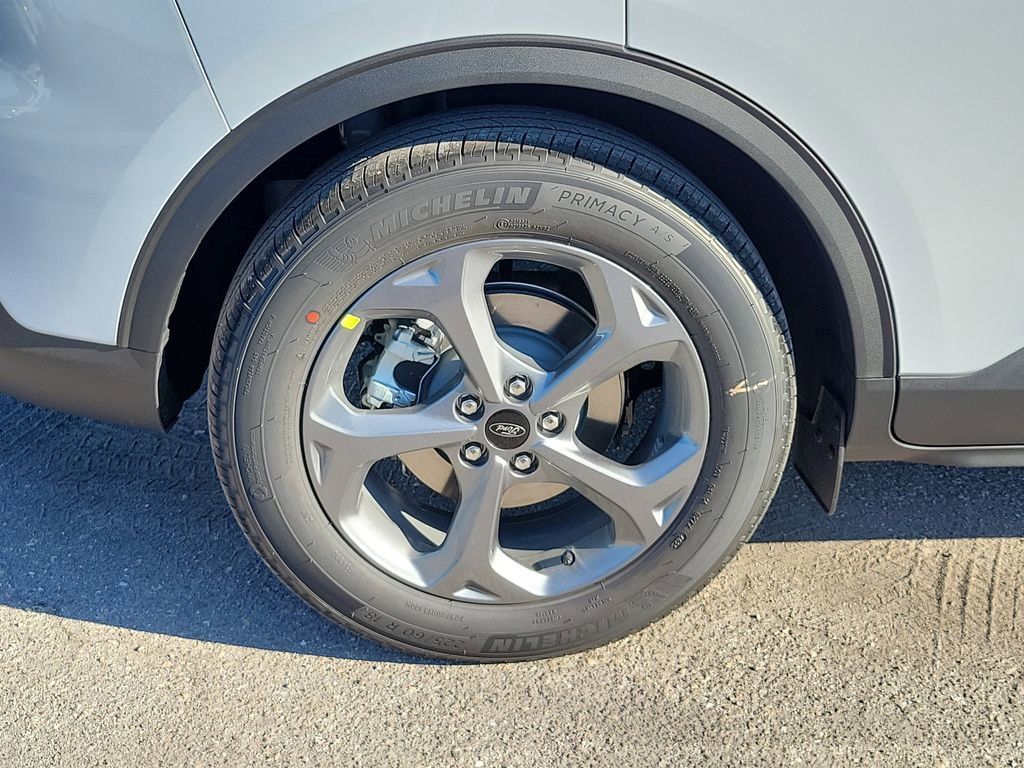 Ford Escape - Thumbnail 5