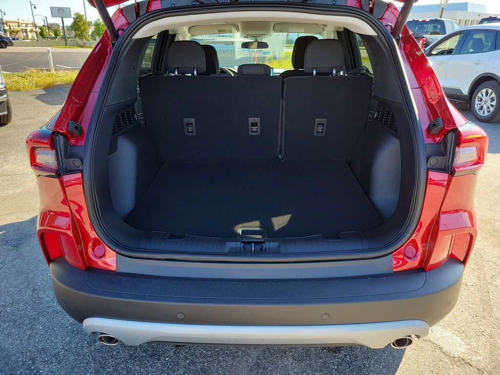 Ford Escape - Thumbnail 9