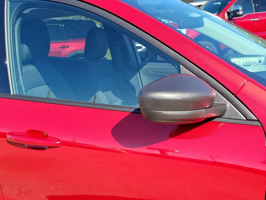 Ford Escape - Thumbnail 6