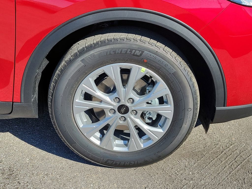 Ford Escape - Thumbnail 7