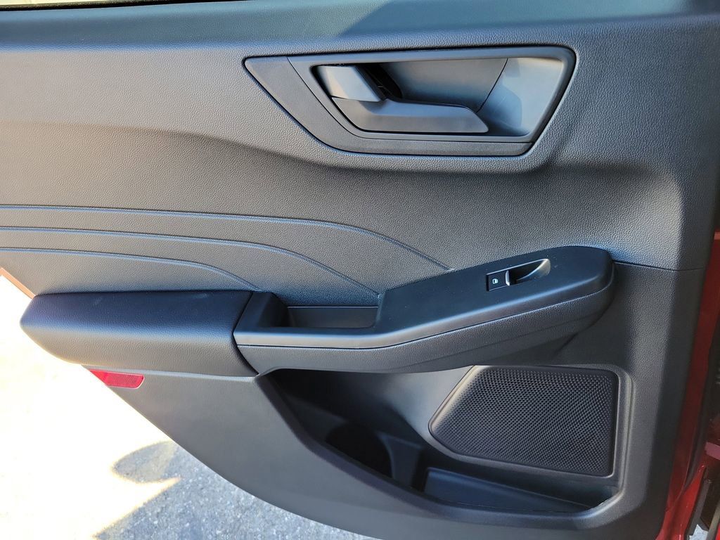 Ford Escape - Thumbnail 17