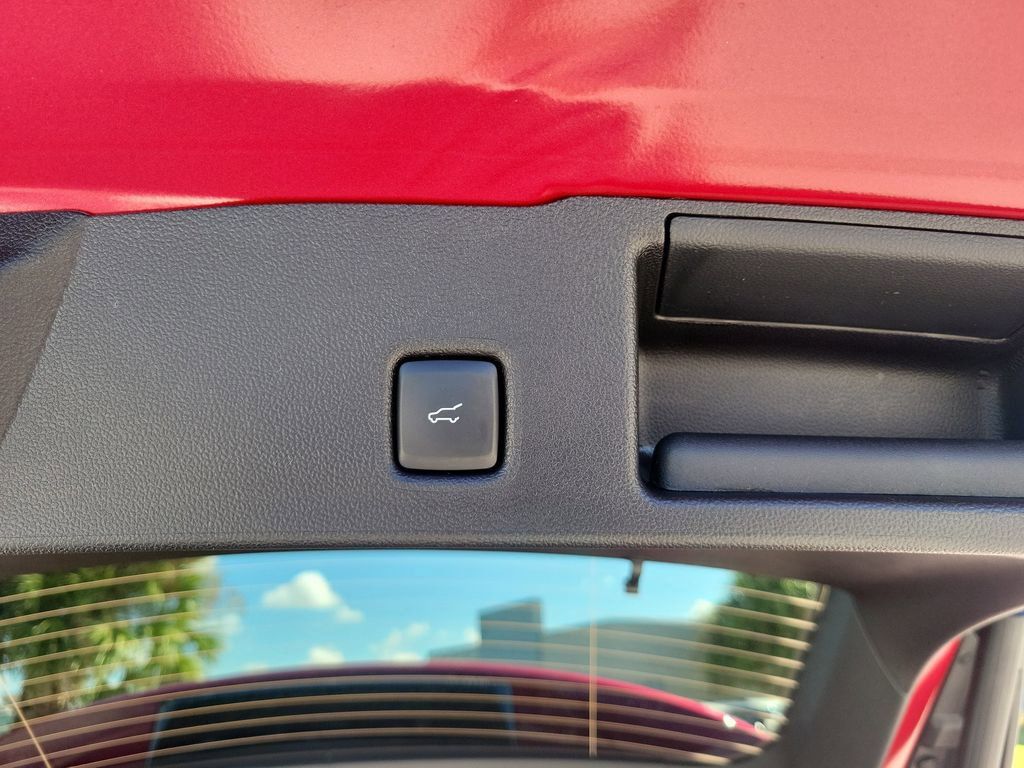 Ford Escape - Thumbnail 10