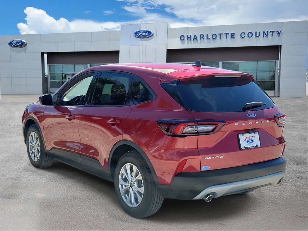 Ford Escape - Thumbnail 3