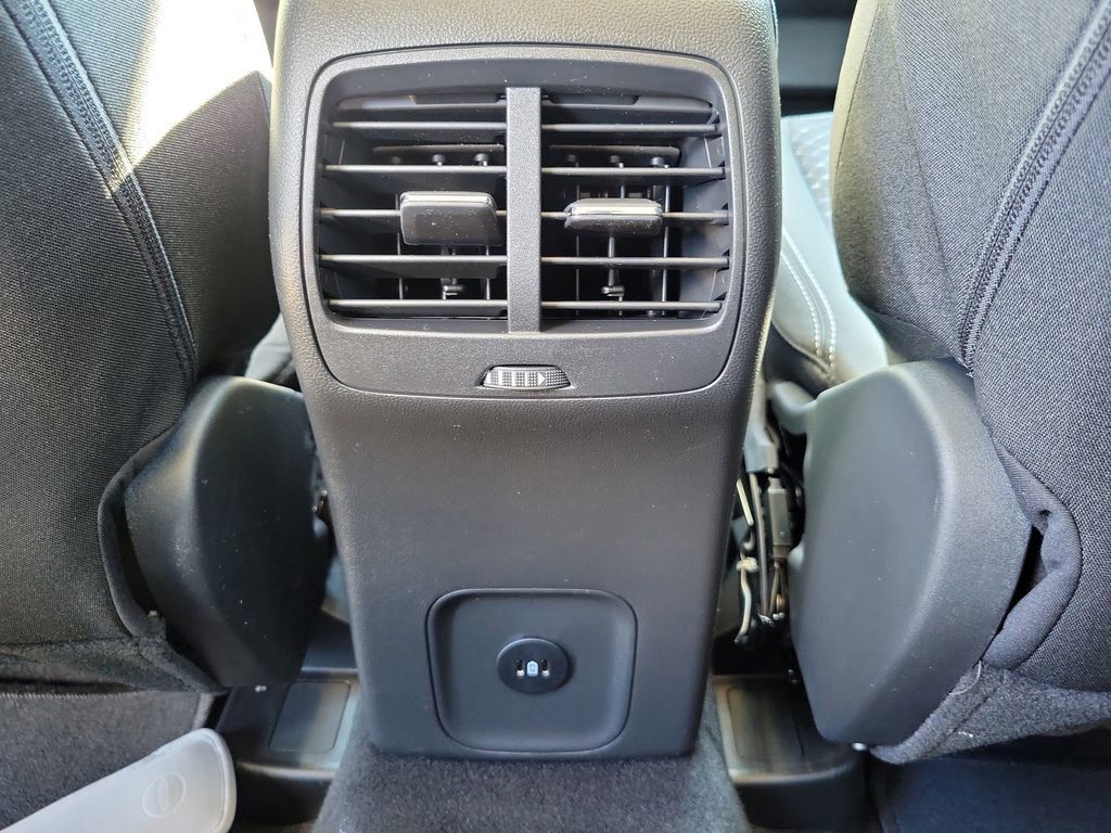 Ford Escape - Thumbnail 12