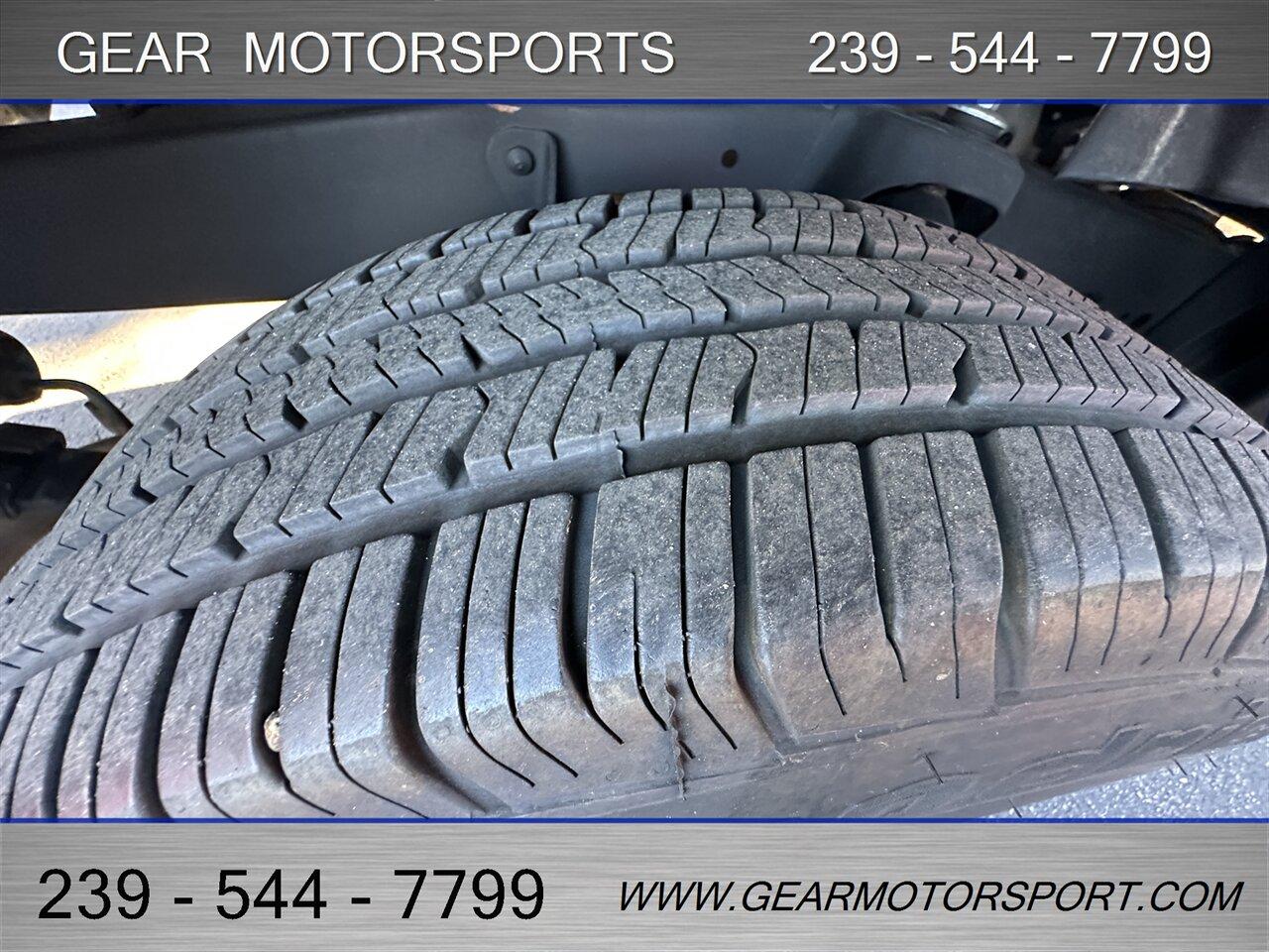 Toyota Tacoma 2.7L Long Bed Extended Cab - Thumbnail 12