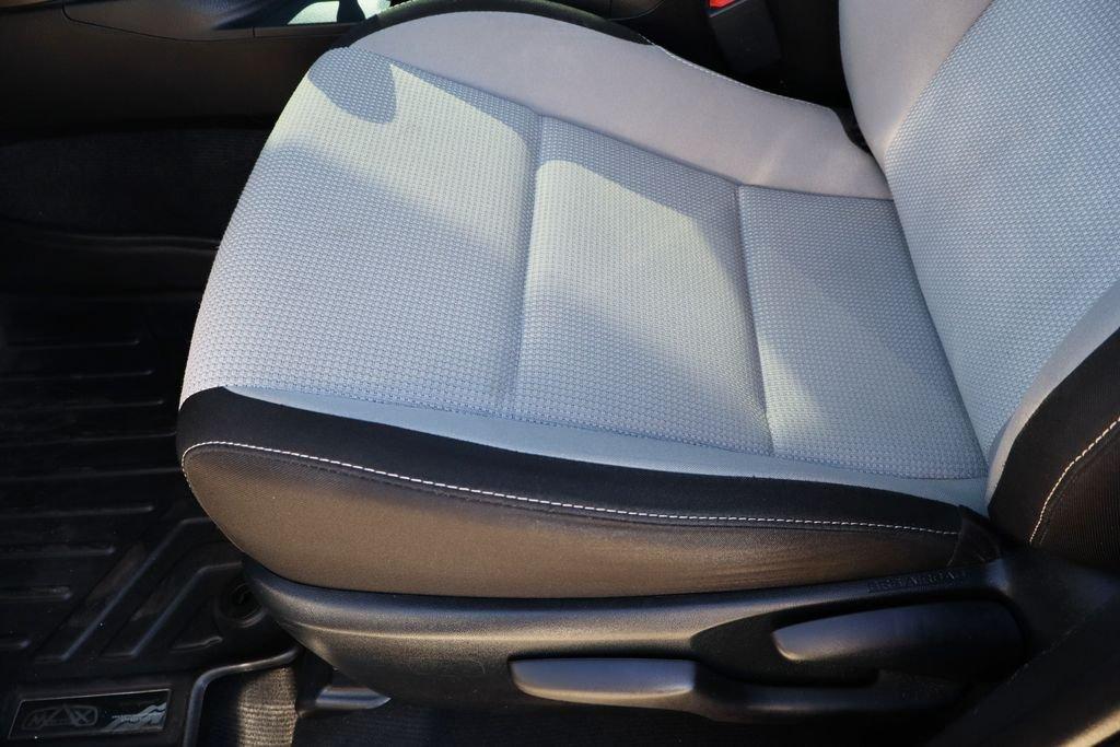 Toyota Rav4 Xle Fwd 4D Sport Utility - Thumbnail 19