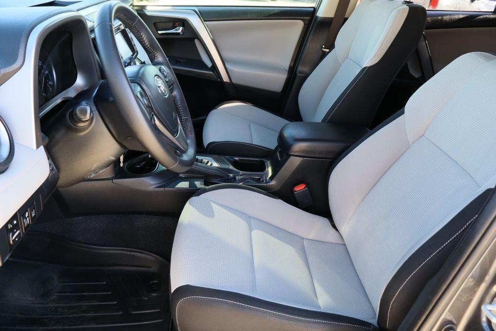 Toyota Rav4 Xle Fwd 4D Sport Utility - Thumbnail 20