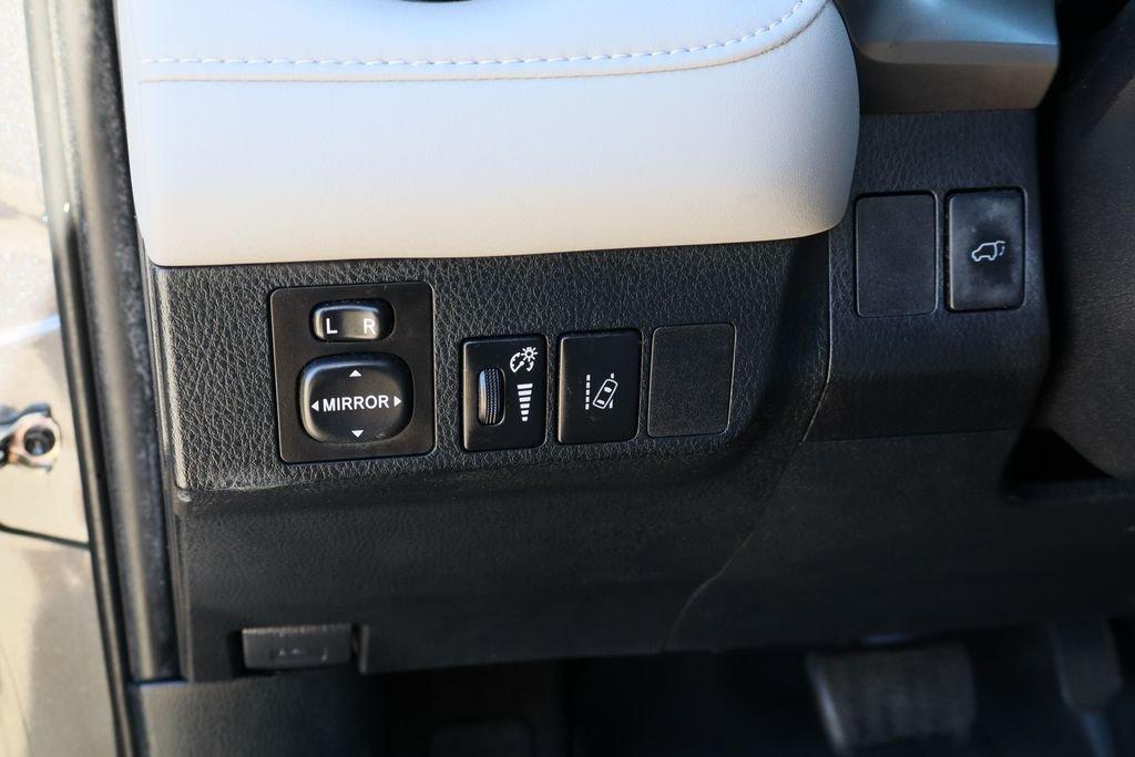 Toyota Rav4 Xle Fwd 4D Sport Utility - Thumbnail 12