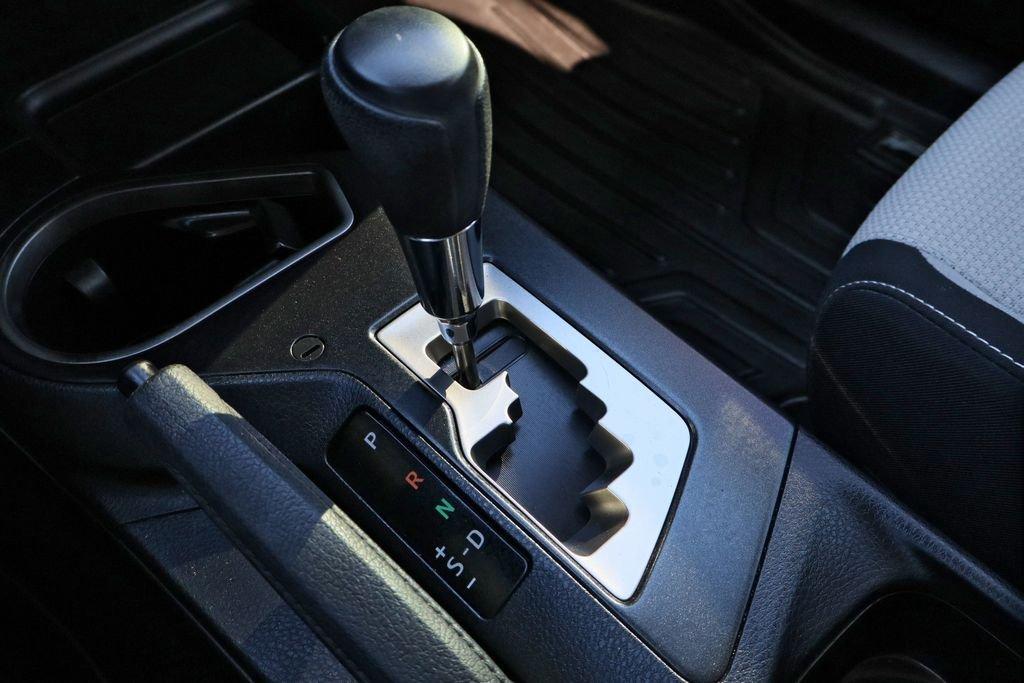 Toyota Rav4 Xle Fwd 4D Sport Utility - Thumbnail 17