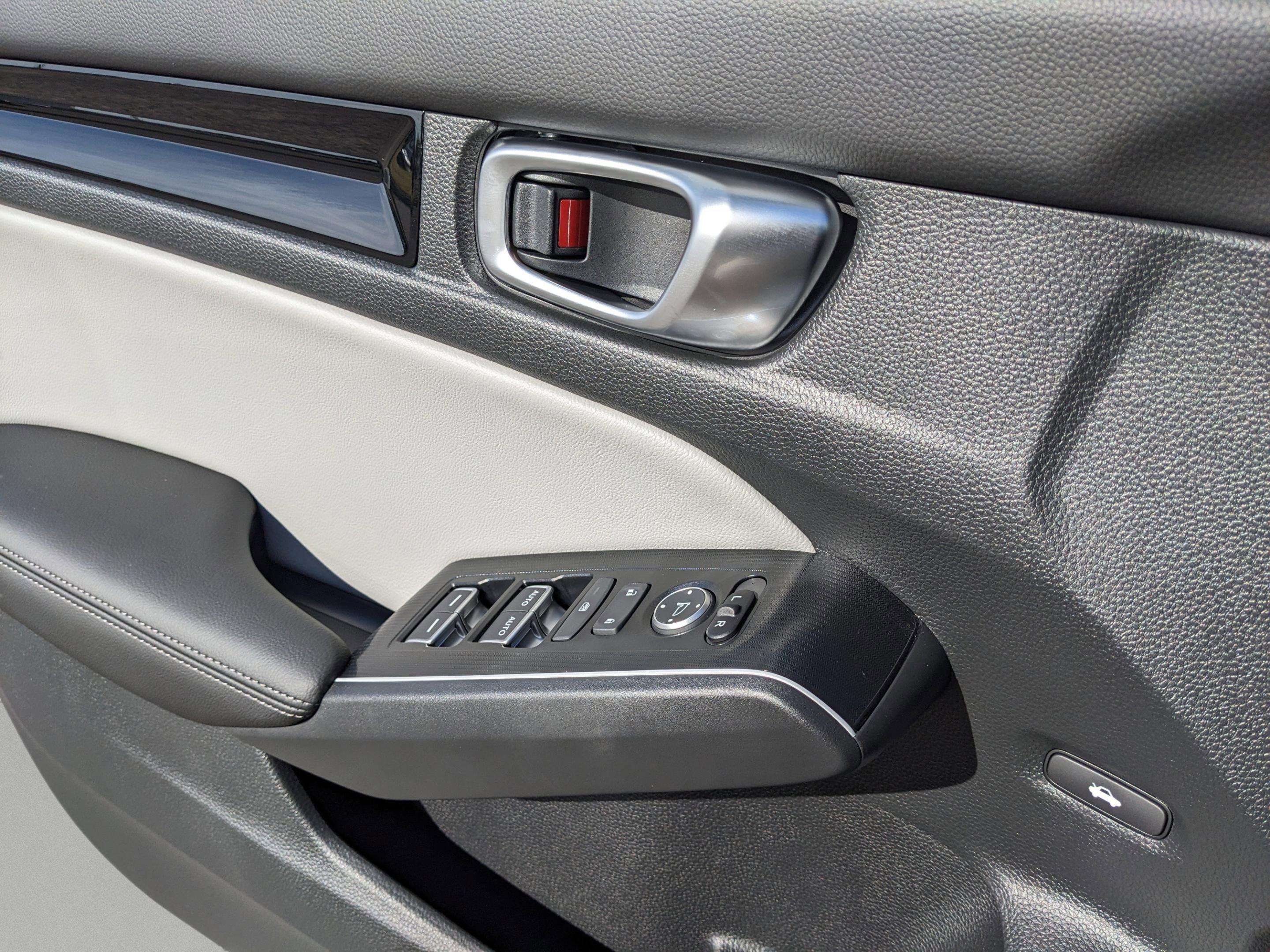 Honda Civic Sedan Hybrid Sport Touring - Thumbnail 16