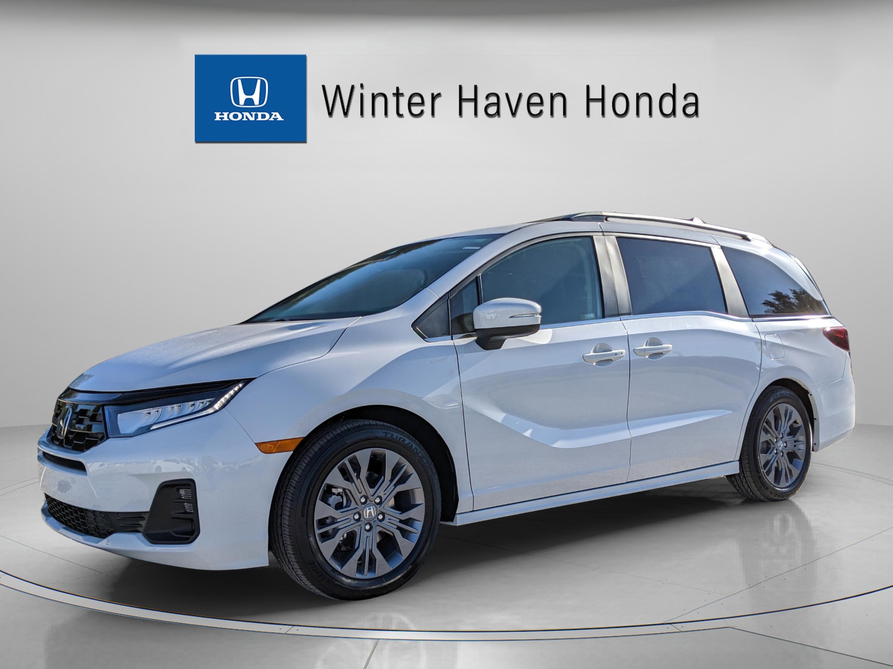 Honda Odyssey Touring - Thumbnail 3