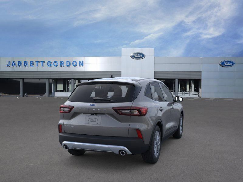 Ford Escape - Thumbnail 8